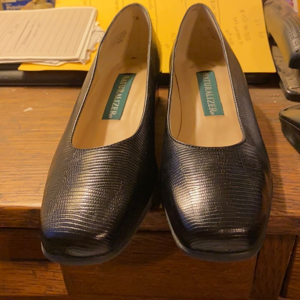 Naturalizer brown shoes sz. 7 M